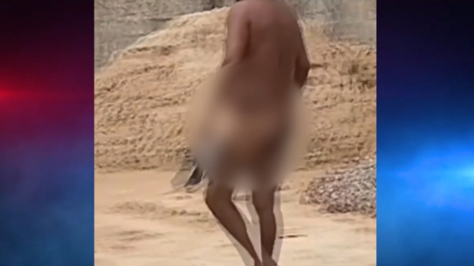 VÍDEO Homem é filmado andando pelado pelas ruas do segundo distrito de