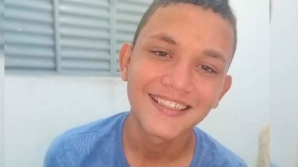 Jovem é executado três tiros na cabeça ao lado do pai em Mutum