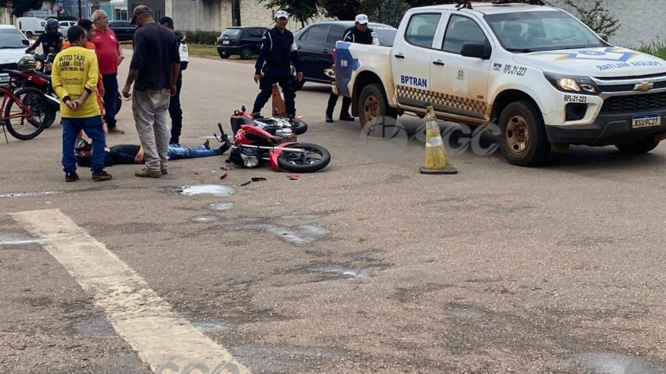 Motorista Invade Preferencial E Deixa Motociclista Ferido No Centro De