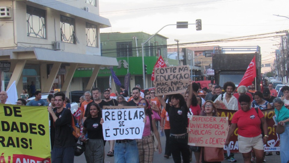 UNIR e IFRO rejeitam proposta de reajuste do Governo e mantêm greve