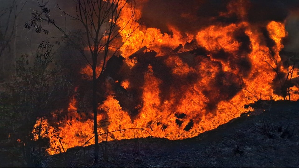 Acidente envolvendo veículo de transporte de combustível causa incêndio em trecho da BR-364