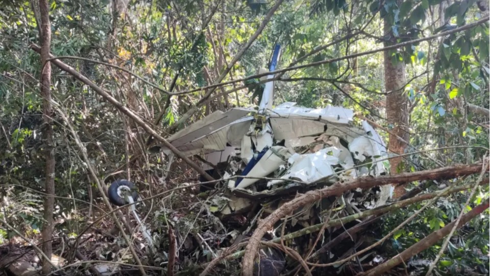 Pai e filho morrem após queda de avião em divisa de RO e MT