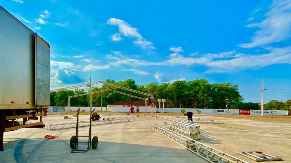 Preparação do Parque dos Tanques para a Expovel