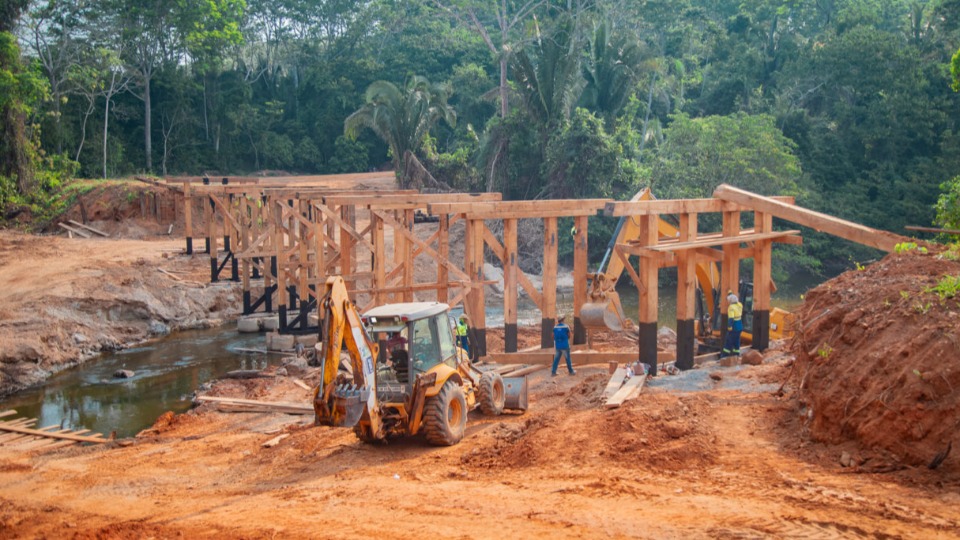 Saiba como está o andamento da obra da nova ponte sobre o Rio São Domingos em Jaru, RO