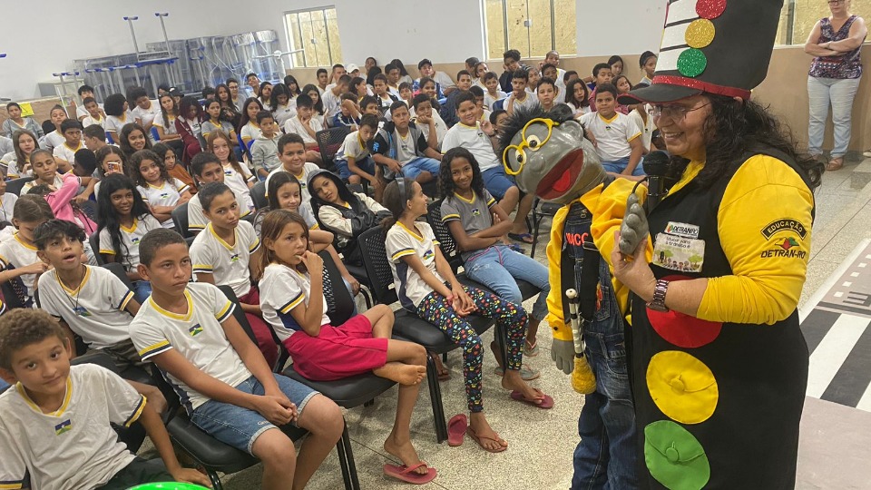 Detran promove atividade sobre trânsito em escolas de Jaru, RO