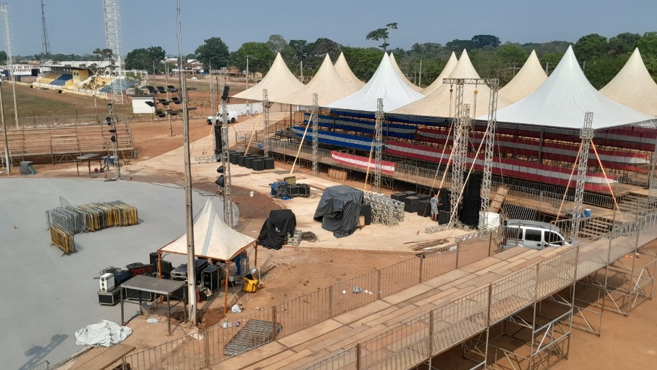 Estrutura para o Duelo na Fronteira está em fase final no bumbódromo