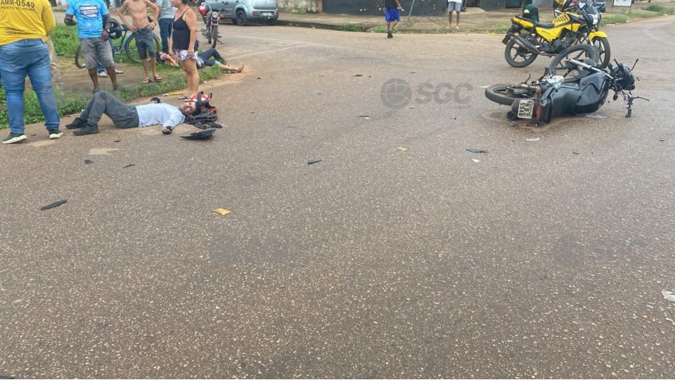 Apressado: Moto aplicativo avança preferencial e colide com veículo 