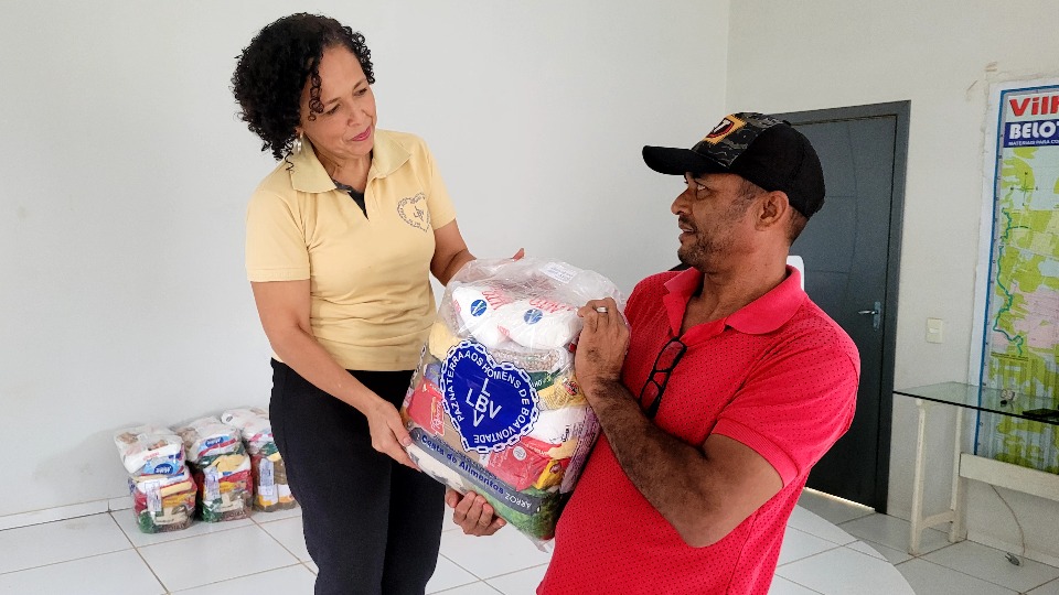 LBV entrega 12 toneladas de alimentos a famílias em Rondônia