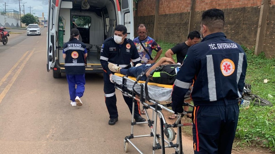 URGENTE: Motociclista fica ferido após colisão no bairro Lagoa em Porto Velho; veja o vídeo 