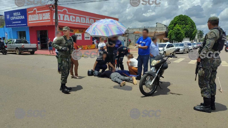 Criança fica gravemente ferida após carro avançar sinal vermelho em Porto Velho