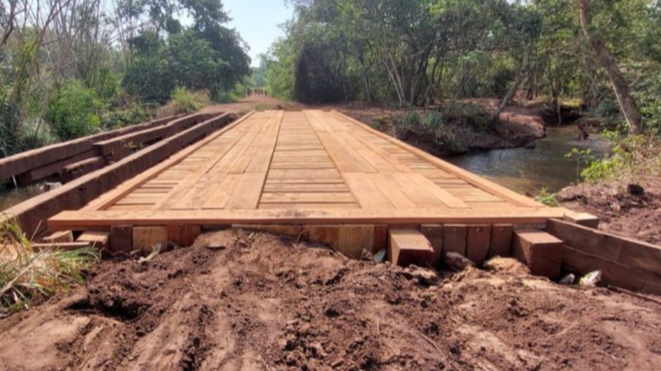 Ponte sobre o rio Buriti