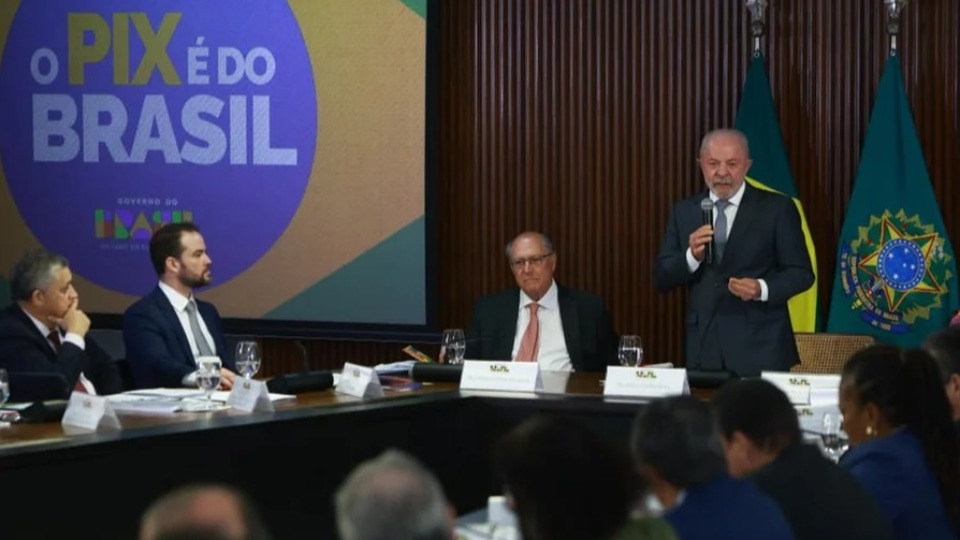 'Fui pego de surpresa', admite Lula sobre novo tarifaço de Trump