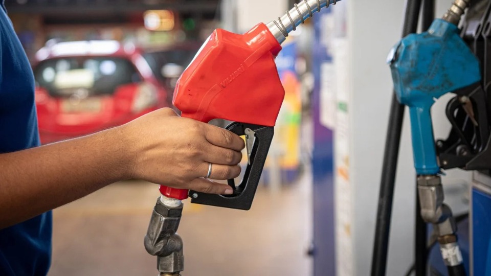 Alcolumbre prorroga MP do subsídio ao diesel por 60 dias
